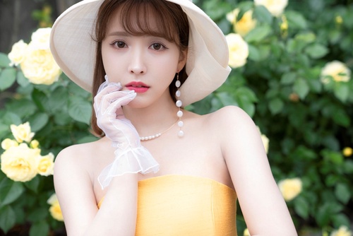 Miss 三上悠亜スタイルブック セクシーアイドル三上悠亜、すべてを詰め込んだ初のスタイルブック