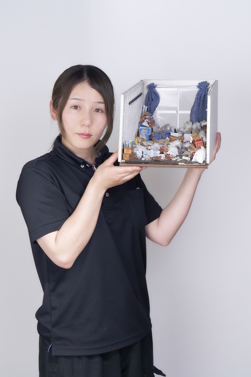 あなたの生きた証を探して 遺品整理人がミニチュアで表現する孤独死の