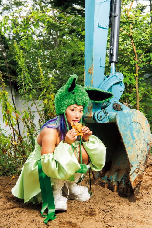 ウナギ・サヤカ写真集 「極彩人」 – 丸善ジュンク堂書店ネットストア