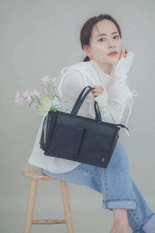 【ルージュ様】リクエスト　ポーチ ポーチをぶら下げるだけのバッグが楽チン。買い物も旅行もフェスも