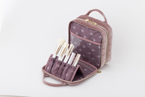 MISTREASS QUILTING POUCH BOOK produced by 三上悠亜 – 丸善