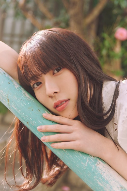 乃木坂46 岩本蓮加1st写真集 いたずらな風 – 丸善ジュンク堂書店