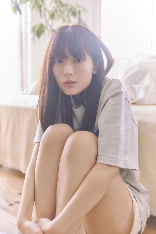 乃木坂46 岩本蓮加1st写真集 いたずらな風 – 丸善ジュンク堂書店