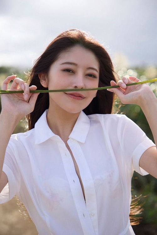 森日向子 写真集 H サイン入り 4月21日（日）森日向子さん サイン