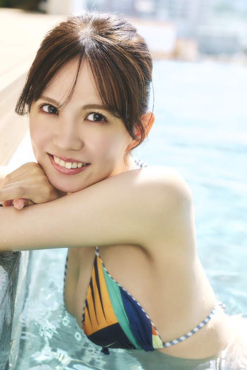岡本彩夏 1st写真集「タイトル未定」